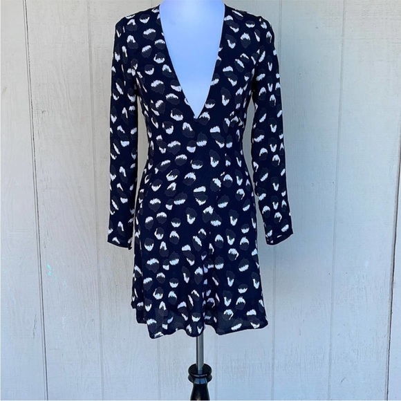 Reformation Calvin Long Sleeve Abstract Pattern Mini Dress in Wild Child Size 4 - Picture 8 of 14